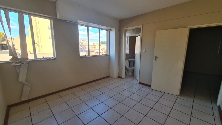 1 Bedroom Property for Sale in Potchefstroom North West